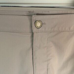 Rhone Men's solid tan flat front golf Shorts 38 8" inseam EUC